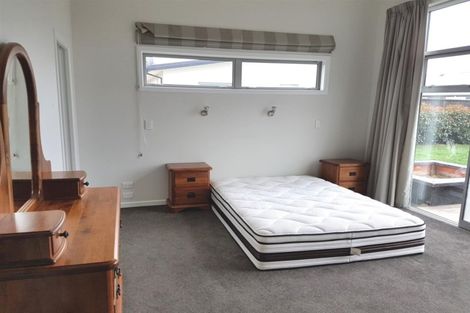 Photo of property in 9 Crown Close, Prebbleton, 7604