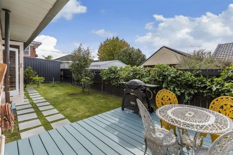 Photo of property in 2/783 Te Atatu Road, Te Atatu Peninsula, Auckland, 0610