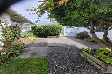 Photo of property in 16 Freebairn Street, Redwood, Christchurch, 8051