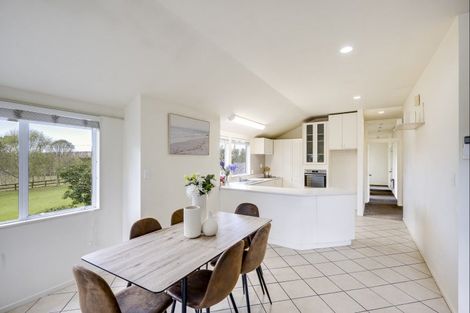 Photo of property in 495 Lawn Road, Clive, Hastings, 4180