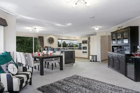 Photo of property in 142 Hagart-alexander Drive, Mosgiel, 9024