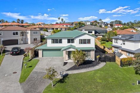 Photo of property in 1 Kittiwake Drive, Schnapper Rock, Auckland, 0632