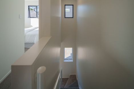 Photo of property in 2/5 Preston Avenue, Henderson, Auckland, 0610