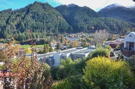 Photo of property in 6 Weaver Street, Queenstown, 9300