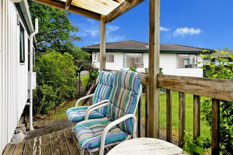 Photo of property in 20 Serwayne Place, Sunnyvale, Auckland, 0612