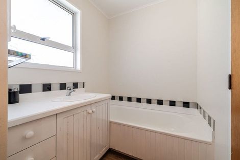 Photo of property in 14 Dewe Avenue, Feilding, 4702
