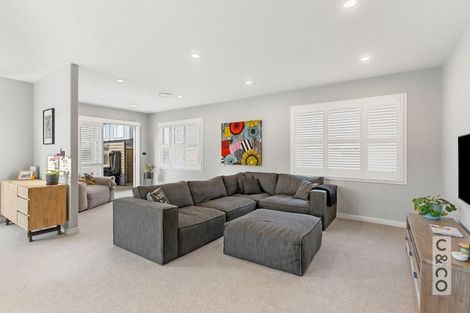 Photo of property in 37 Nobilo Road, Kumeu, 0810