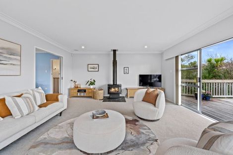 Photo of property in 54 Saddleback Rise, Murrays Bay, Auckland, 0630