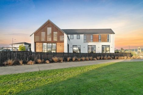 Photo of property in 28 Catalina Avenue, Rosehill, Papakura, 2113