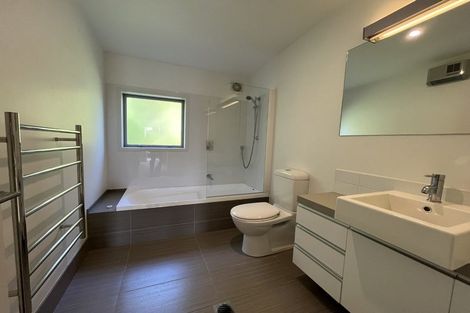 Photo of property in 21 Saddleback Grove, Karori, Wellington, 6012