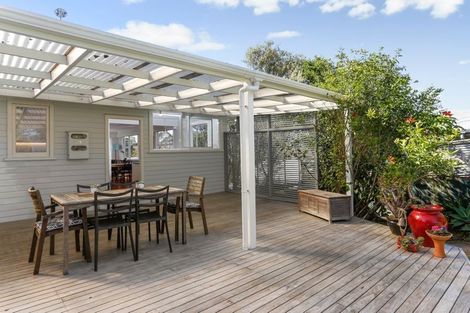 Photo of property in 39 Tahi Terrace, Glen Eden, Auckland, 0602