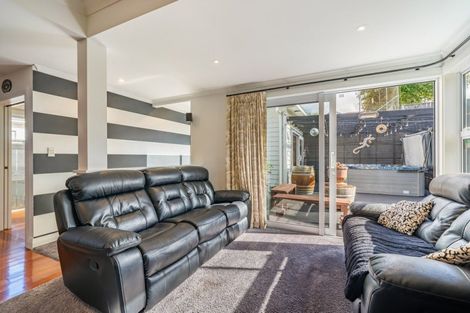 Photo of property in 6 Monaghan Avenue, Karori, Wellington, 6012