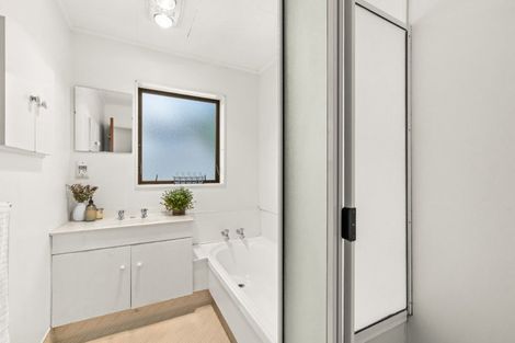 Photo of property in 2/46 Campbell Street, Havelock North, 4130