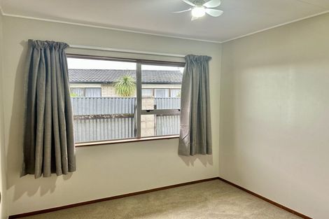 Photo of property in 15 Spriggs Crescent, Greenmeadows, Napier, 4112