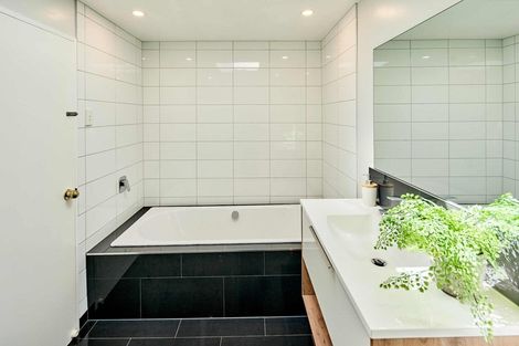 Photo of property in 24 Molyneux Close, Whitby, Porirua, 5024