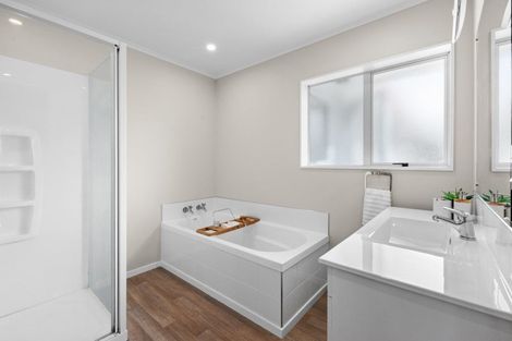 Photo of property in 11 Kotuku Place, Taradale, Napier, 4112