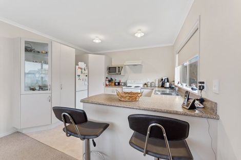 Photo of property in Rangeview Villas, 24/9 Fuller Close, Levin, 5510