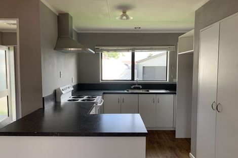 Photo of property in 11 Hilton Grove, Kelvin Grove, Palmerston North, 4414