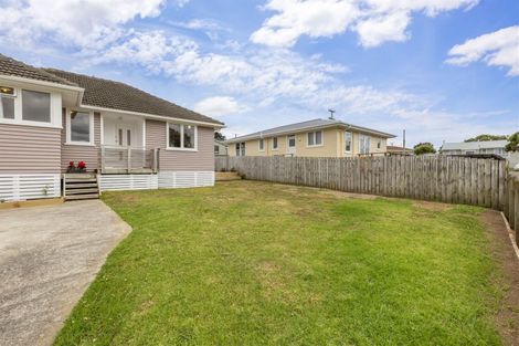 Photo of property in 2a Taupiri Crescent, Titahi Bay, Porirua, 5022