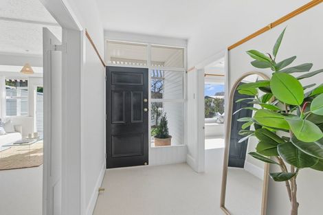 Photo of property in 37 Menzies Street, Sumner, Christchurch, 8081