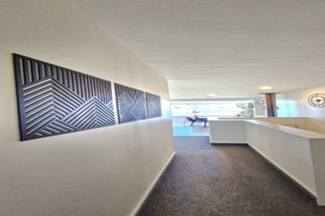 Photo of property in 17b Wynyard Crescent, Fernhill, Queenstown, 9300