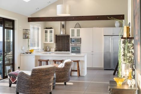 Photo of property in 8 Beachview Grove, Peka Peka, Waikanae, 5391