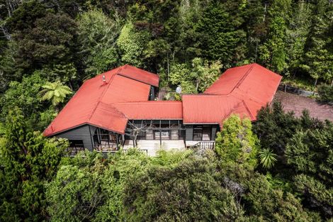 Photo of property in 2 Te Kawau Pass, Greenhithe, Auckland, 0632