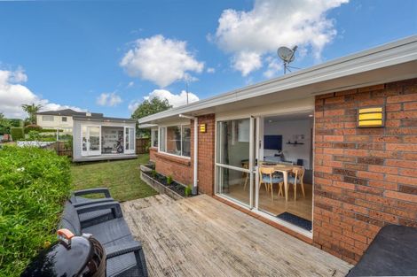 Photo of property in 17 Matterhorn Crescent, Northpark, Auckland, 2013