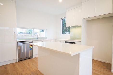 Photo of property in 2/10 Tirimoana Road, Te Atatu South, Auckland, 0602