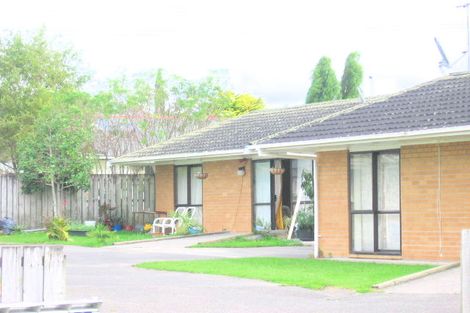 Photo of property in 4/24 Silverstone Place, Henderson, Auckland, 0612