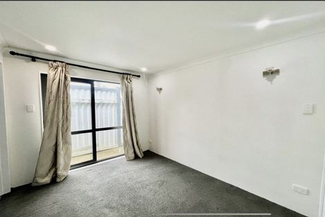 Photo of property in 26 Nile Road, Kelston, Auckland, 0602