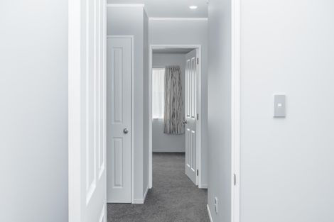 Photo of property in 100 Manuroa Road, Takanini, 2112