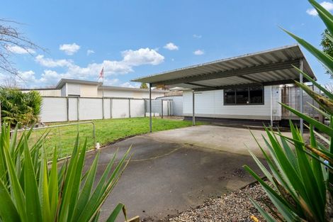 Photo of property in 305 Shakespeare Street, Leamington, Cambridge, 3432
