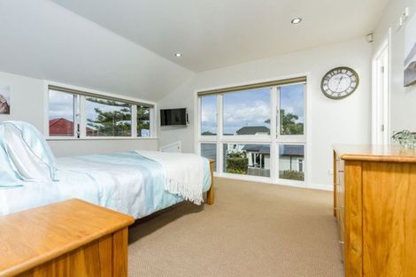 Photo of property in 22 Onewa Road, Northcote Point, Auckland, 0627