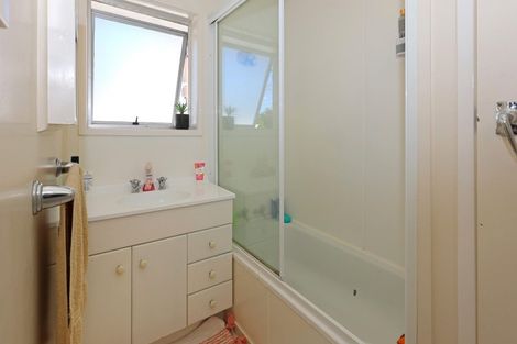 Photo of property in 1/28 Taipari Road, Te Atatu Peninsula, Auckland, 0610