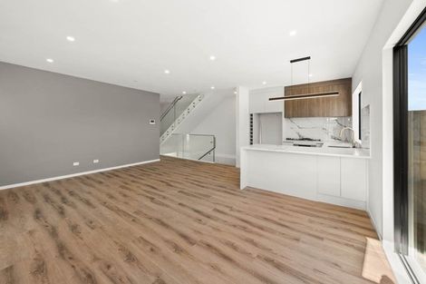 Photo of property in 25 Jandell Crescent, Bucklands Beach, Auckland, 2014