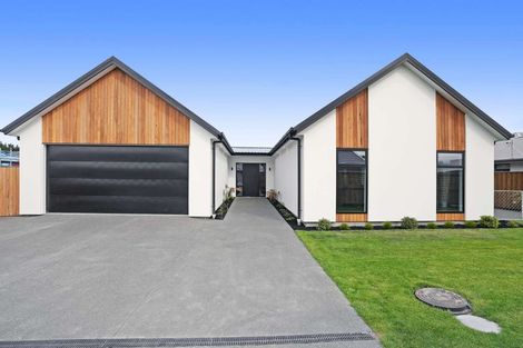 Photo of property in 3 Hunter Lane, Amberley, 7410