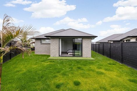 Photo of property in 19 Rose Leigh Drive, Cambridge, 3434