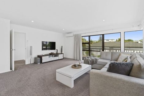 Photo of property in 2/60 Killarney Avenue, Torbay, Auckland, 0630