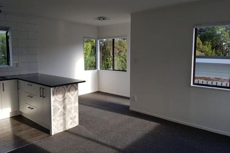 Photo of property in 20 Thistledew Place, Bayview, Auckland, 0629