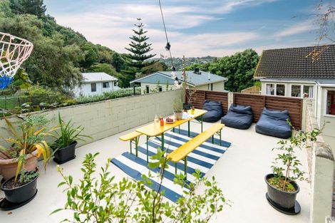 Photo of property in 6 Maybury Way, Island Bay, Wellington, 6023
