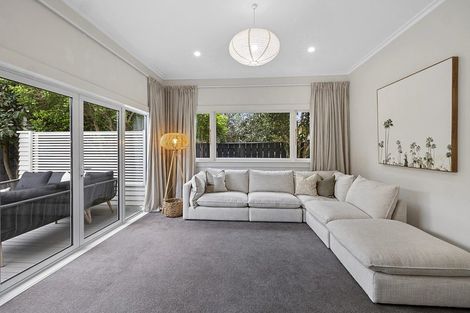 Photo of property in 66 Paynters Avenue, Strandon, New Plymouth, 4312