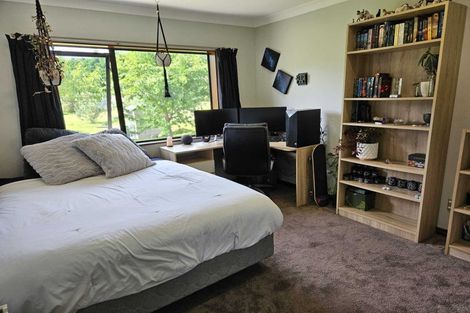 Photo of property in 94 Pohutukawa Drive, Levin, 5571