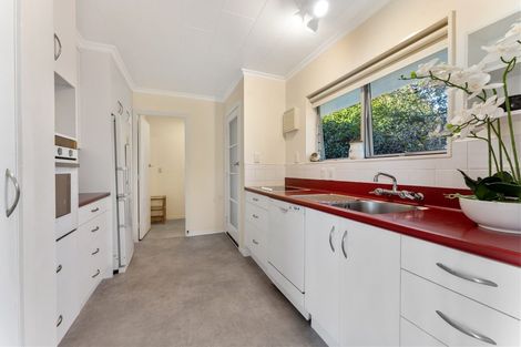 Photo of property in 237 Tukapa Street, Westown, New Plymouth, 4310