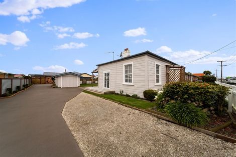 Photo of property in 16 Surrey Street, Hawera, 4610