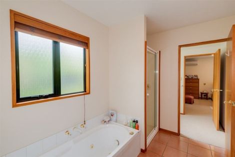 Photo of property in 17a Bryndwr Road, Fendalton, Christchurch, 8052