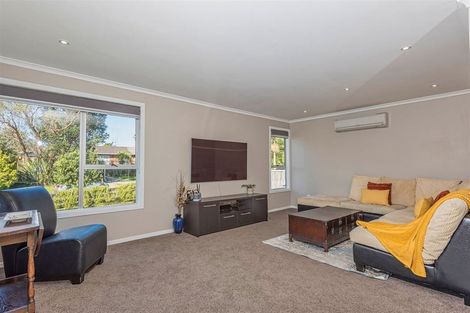 Photo of property in 4 Pipitea Place, Massey, Auckland, 0614