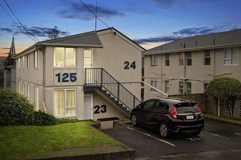 Photo of property in 24/125 Queens Drive, Lyall Bay, Wellington, 6022