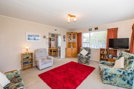 Photo of property in 1 Graham Grove, Waikanae, 5036