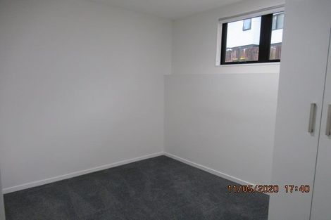 Photo of property in 5 Fernhaven Place, Massey, Auckland, 0614